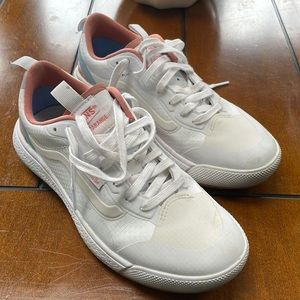 Women’s Vans Ultrarange Exo Shoes